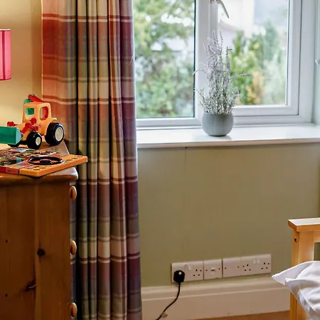 3 Bed In On Windermere 91254 *